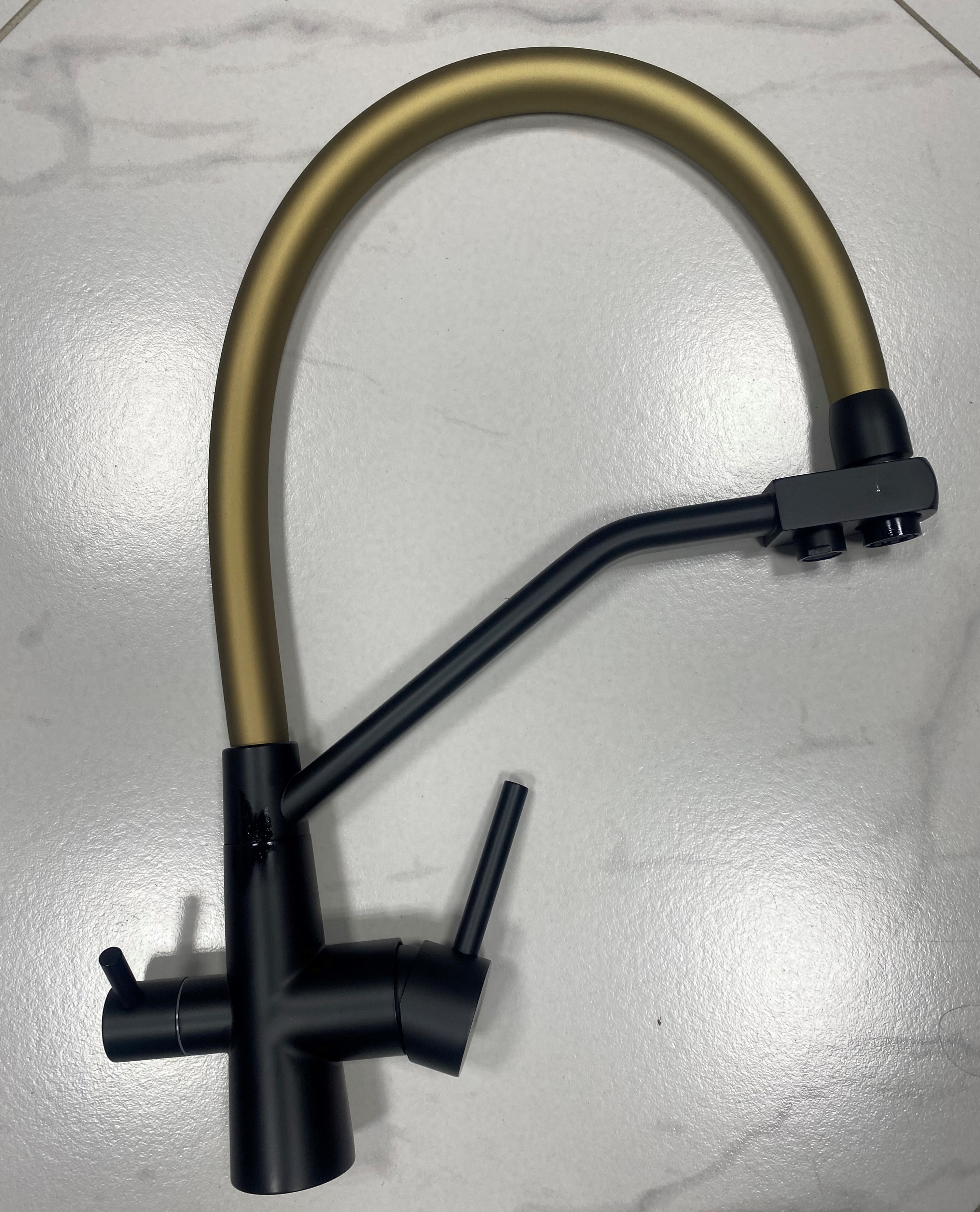 FABIA-Lux   смеситель для кухни FL 4   черный/злт.шланг + фильтр   