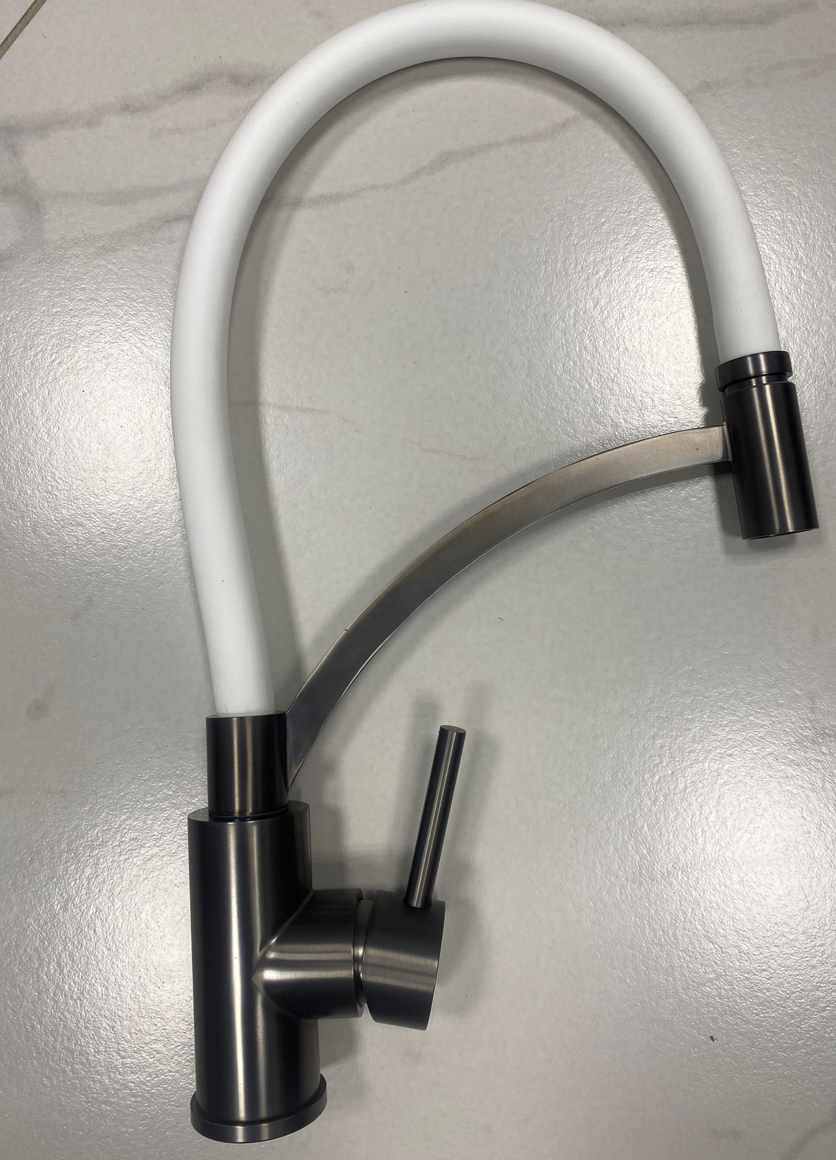 FABIA-Lux   смеситель для кухни FL 10   графит/бел.шланг   