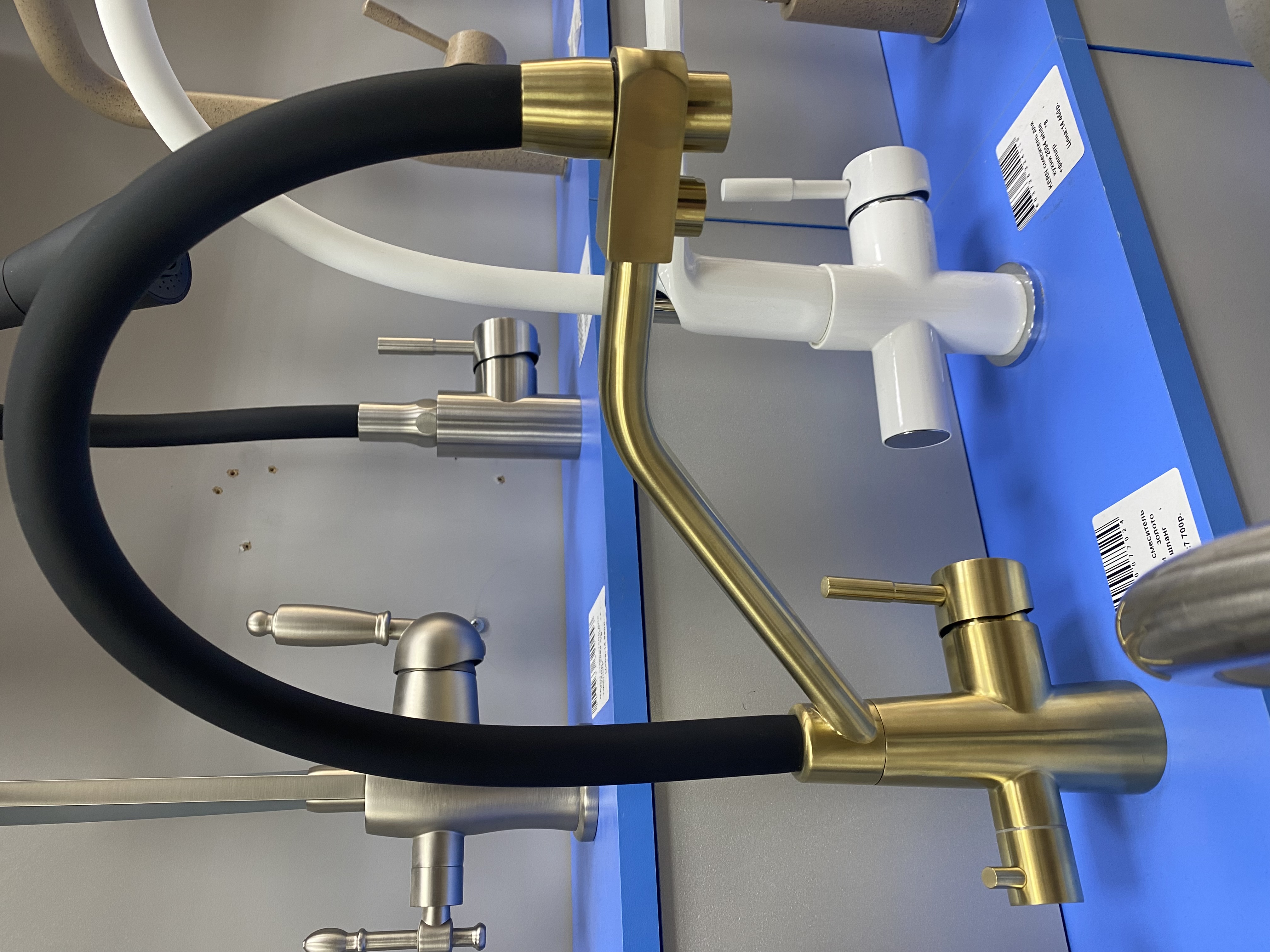 FAUCET 3   смеситель для кухни     золото/черный шланг      