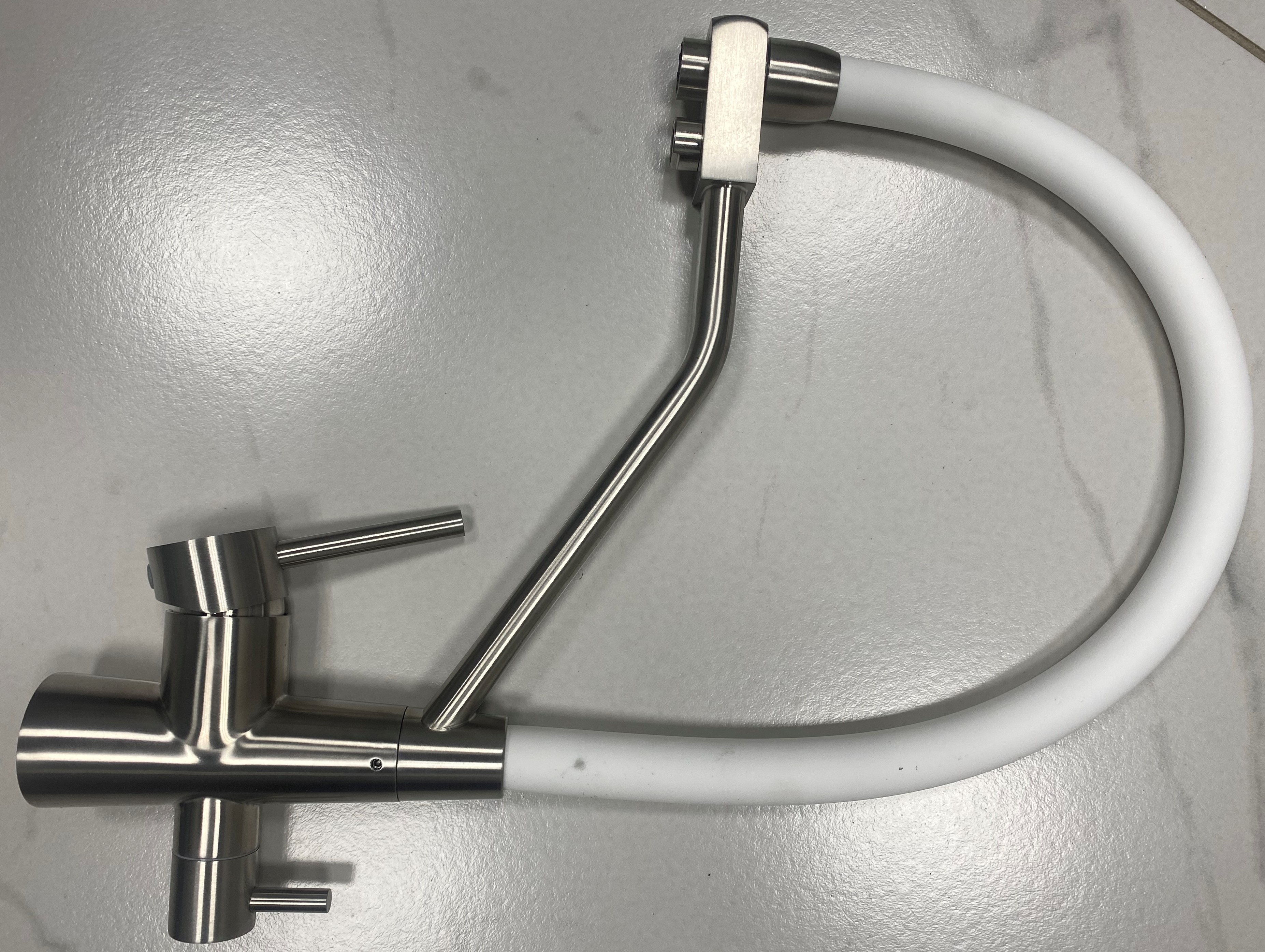 FABIA-Lux   смеситель для кухни FL 1   сатин/бел.шланг + фильтр  